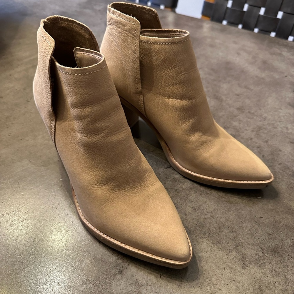 Dolce Vita Ankle Boots